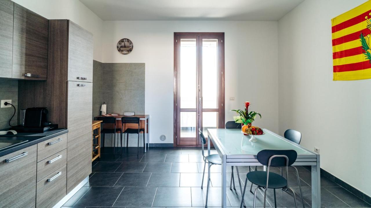 Welcomely - Senyera Apartment *